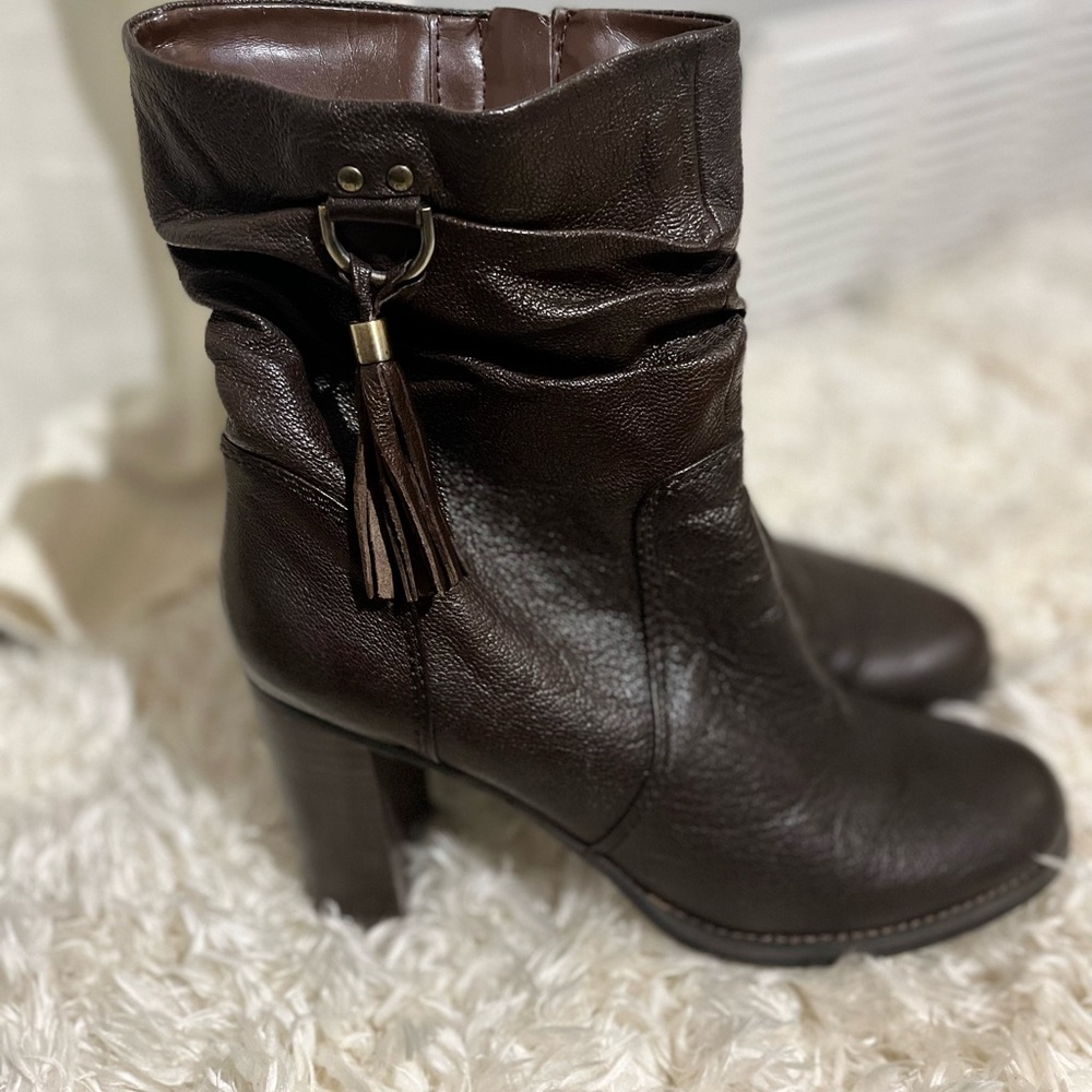 Bandalino Woman’s Boots size 9.5